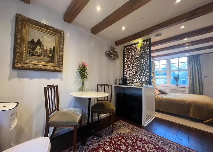 The Enlightened House Luxury Suites